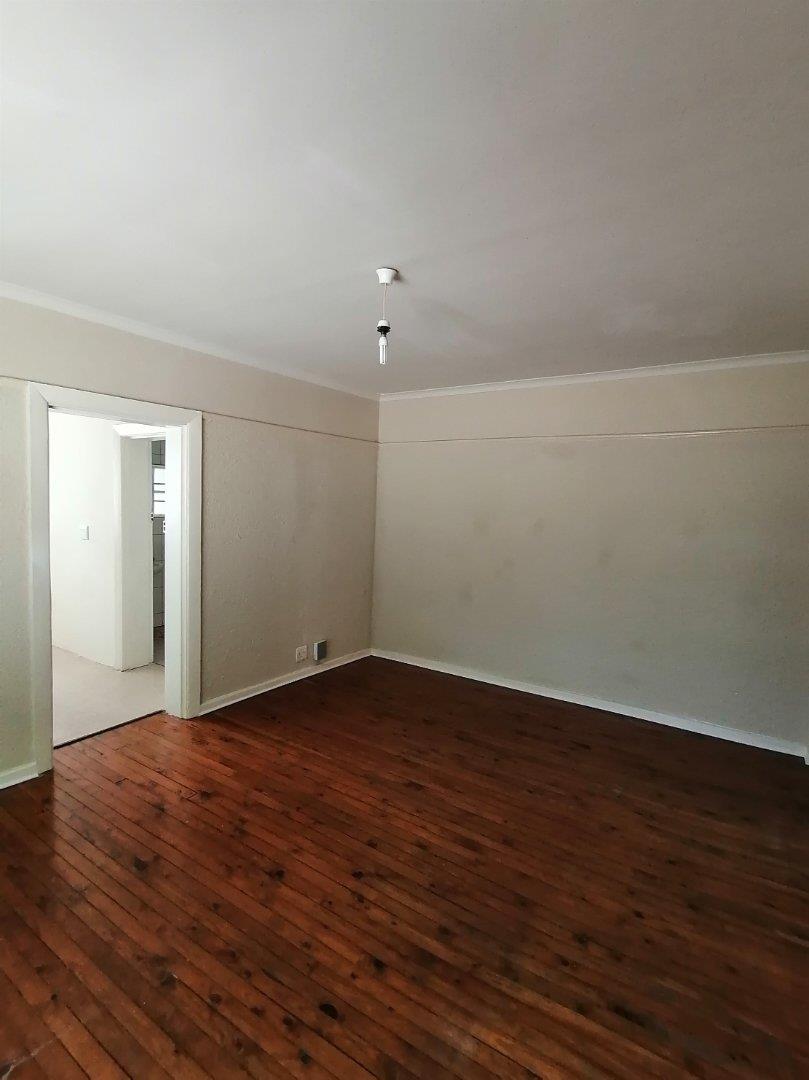 To Let 2 Bedroom Property for Rent in Lansdowne Western Cape